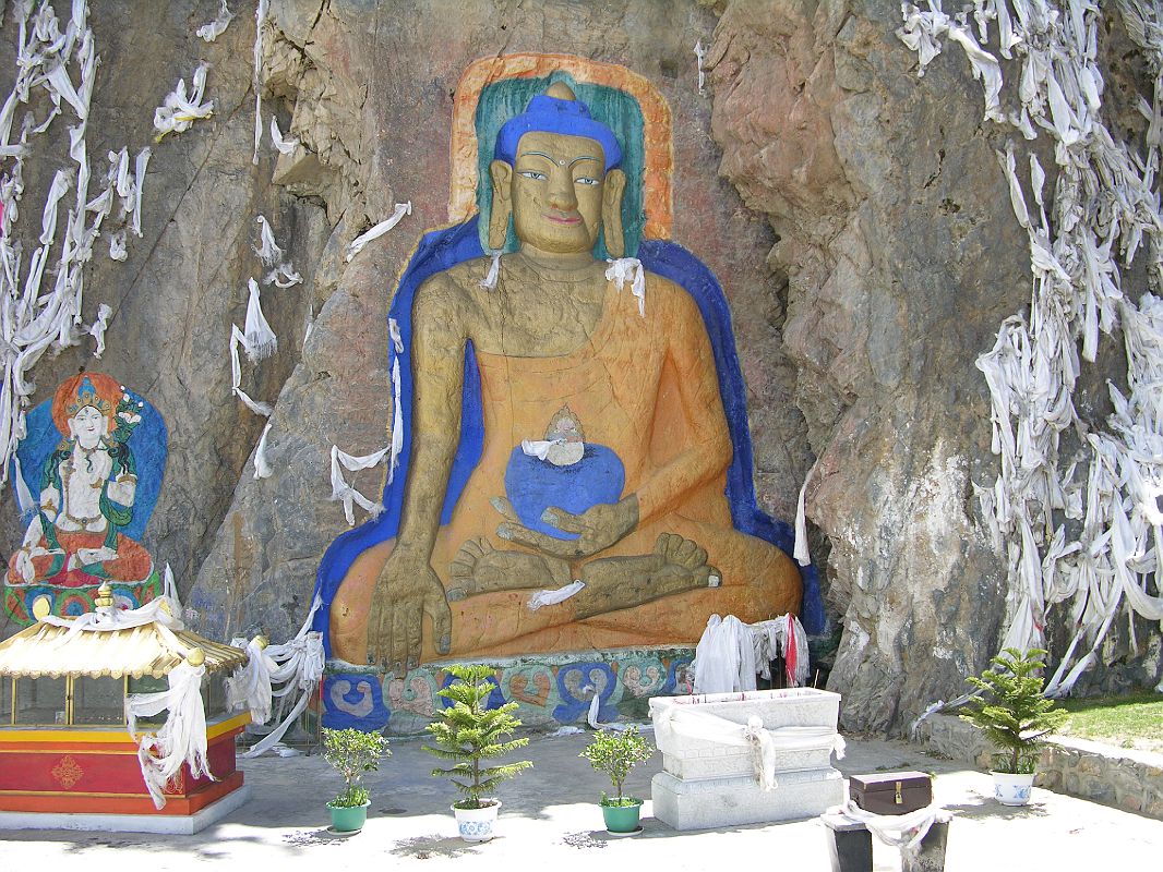 Tibet Lhasa 01 03 Buddha Rock Painting Just Outside Lhasa